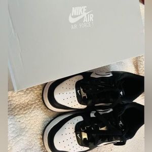 Air Force 1 LV8 2 ( GS)